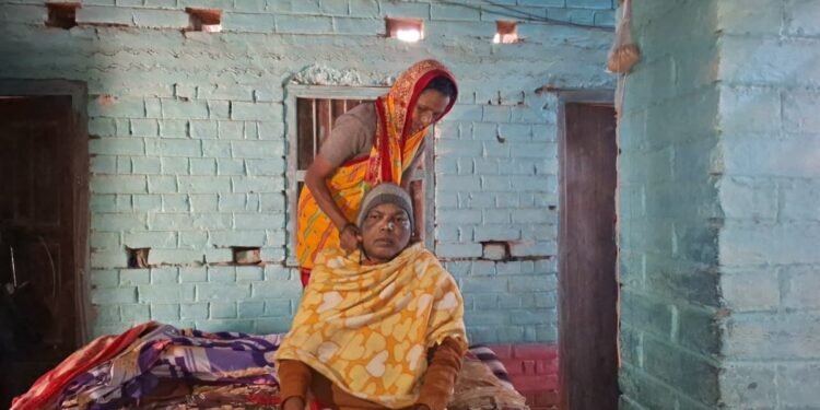 जहरीला पानी, लाचार प्रशासन! बिहार के दूधपनिया गांव में फ्लोराइड से लोग हो रहे अपंग, एक साल में 6 मौतों ने खोली सिस्टम की पोल