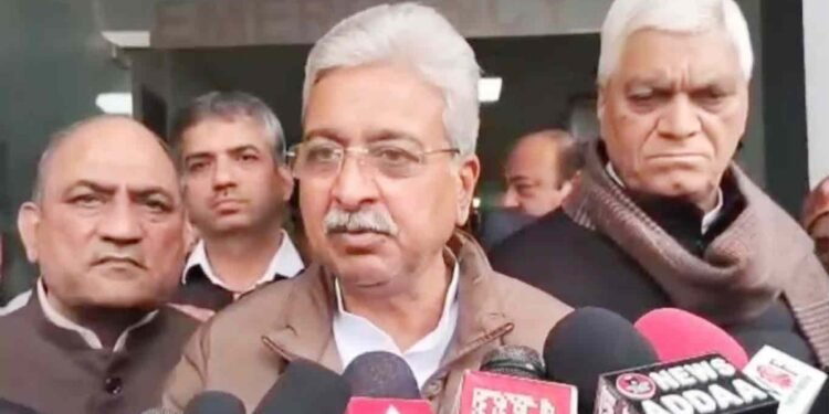 फरीदाबाद गैंगरेप पीड़िता से मिले कांग्रेस प्रदेश अध्यक्ष राव नरेंद्र, कानून व्यवस्था पर उठाए सवाल