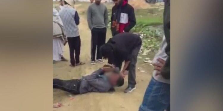 बांग्लादेशी बताकर की मॉब लिंचिंग… भीड़ ने पहले घेरा, फिर दौड़ा-दौड़ाकर पीटा, बिहार में झकझोर देने वाली वारदात