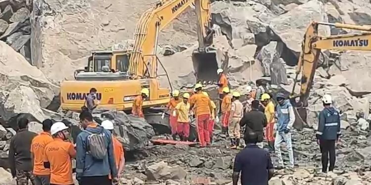 ओडिशा: पत्थर की खदान में अवैध खनन के लिए विस्फोट, 2 की मौत… मलबे में दबे कई लोग