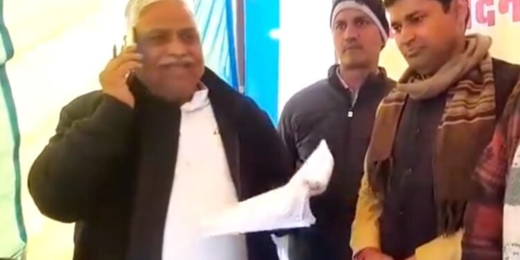 ‘लेडी है इसलिए कुछ कह नहीं सकते, बहुत ही ढीठ है…’, महिला तहसीलदार के बारे में ये क्या बोल गए BJP सांसद, देखिए VIDEO