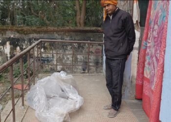 बिहार: सासाराम के मोहदीगंज में मिला महिला का अधजला शव, पहचान में जुटी पुलिस