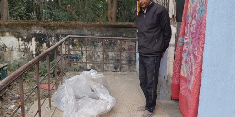 बिहार: सासाराम के मोहदीगंज में मिला महिला का अधजला शव, पहचान में जुटी पुलिस