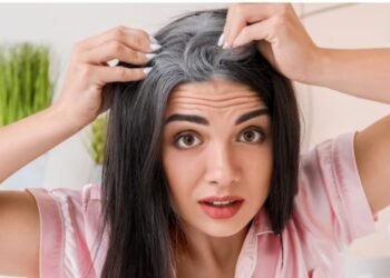 Premature Grey Hair: कम उम्र में सफेद बाल? कुंडली में छिपा है कारण