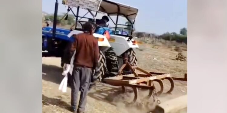 क्रिकेट पिच को बना दिया ‘खेत’…. ट्रैक्टर से जोत डाला ग्राउंड, सरपंच पुत्र की गजब दादागिरी