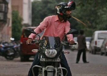 पटना में सार्वजनिक जगहों पर थूकने वाले घोषित होंगे ‘नगरशत्रु’, 500 रुपये की लगेगी पेनल्टी