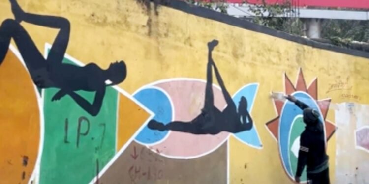 ‘महिलाएं पेंटिंग्स में भी सेफ नहीं…’, 11वीं की छात्रा ने गंदी हरकत के खिलाफ छेड़ी जंग, निगम ने रातो-रात पुतवाई दीवार