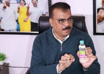 ‘कुछ तो गड़बड़ है… इंदौर को 8 बार अवॉर्ड कैसे मिला?’, MP के नेता प्रतिपक्ष ने उठाया सवाल; BJP बोली- ये लाशों पर राजनीति