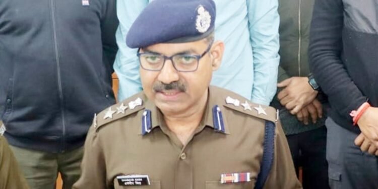 ग्वालियर SSP को हाईकोर्ट की कड़ी फटकार, कहा- जब महिला और बच्चा खुद थाने पहुंचे, तो पुलिस बरामदगी का दावा क्यों कर रही?