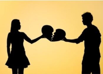 शादी तोड़ने पर गुस्साए मंगेतर ने रची खौफनाक साजिश, बीच सड़क सीने में उतार दिया खंजर