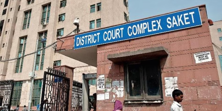 दिल्ली के साकेत कोर्ट में कोर्ट कर्मी की आत्महत्या, सुसाइड नोट में काम का दबाव बताया कारण