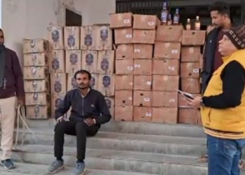 मुजफ्फरपुर: चोरी की लॉजिस्टिक वैन, पिकअप और होंडा सिटी से विदेशी शराब बरामद, तस्कर गिरफ्तार