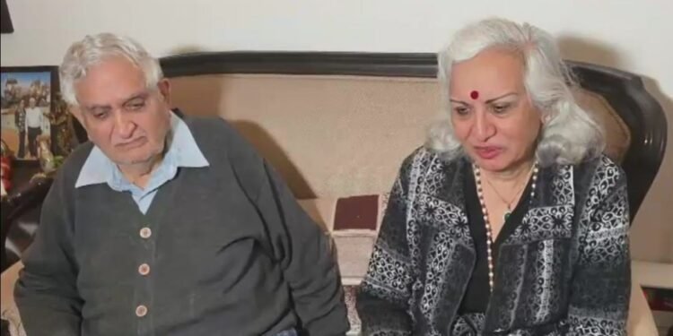 डिजिटल अरेस्ट थे बुजुर्ग दंपति… थाने पहुंचे तो वीडियो कॉल पर थे, ठगों ने दिल्ली पुलिस के SHO को भी धमका दिया