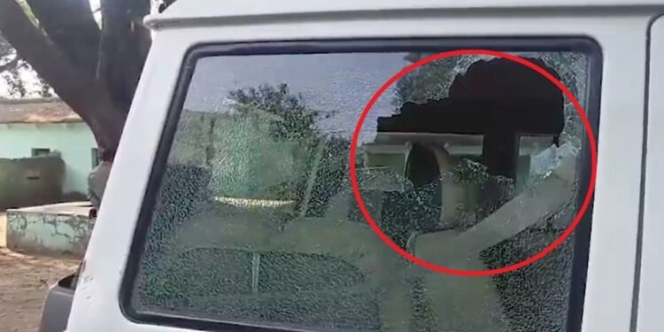 MP के श्योपुर में रेत माफिया का दुस्साहस… पहले डंपर पलटाया, फिर उसे छुड़ाने के लिए किया पथराव