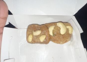 लावारिस मिठाई का पैकेट बना काल… खाने के 15 मिनट बाद हुई उल्टियां, 1 मौत, परिवार के 4 लोग अस्पताल में भर्ती