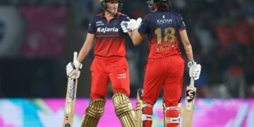 हैरिस-मंधाना की तूफानी पारी से RCB ने UP वॉरियर्स पर हासिल की शानदार जीत
