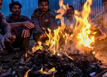 शीतलहर से ठिठुरा उत्तर भारत… दिल्ली में मौसम की सबसे सर्द रात, इन राज्यों में बारिश का अलर्ट