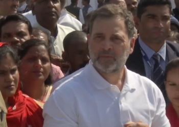 ‘सरकार की लापरवाही से हुआ…’, इंदौर में दूषित पानी के शिकार लोगों के परिवार से मिले राहुल