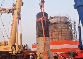 वैदिक मंत्रों की गूंज, हेलिकॉप्टर से पुष्पवर्षा, नदियों का पवित्र जल… बिहार में स्थापित हो रहे विश्व के सबसे बड़े शिवलिंग की कहानी