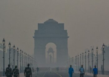 Dense Fog Alert: कल दिल्ली-NCR दिखेगा या नहीं? मौसम विभाग ने दिया ये अलर्ट