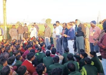 हरदा: कड़ाके की ठंड में हॉस्टल की दीवार फांदकर 40km पैदल निकले 400 छात्र; कलेक्टर ने हाईवे पर रोका