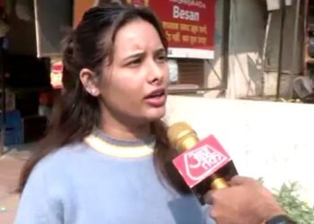 ‘मात्र उनकी एक आवाज में पूरा मोहल्ला इकट्ठा हो गया…’, छात्रा ने जारी किया वीडियो, मदरसे के सामने पार्किंग पड़ी भारी