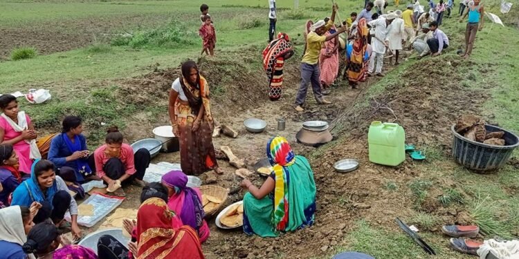 ‘आजतक’ की खबर का असर: झाबुआ मनरेगा घोटाले में बैठी जांच, मर चुके लोगों के नाम पर निकाली थी रकम