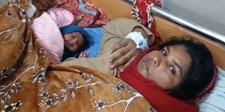 38 साल की महिला ने 9 बेटियों के बाद जन्मा बेटा, इंतजार में छोटी बेटियों के नाम रखे थे काफी और माफी
