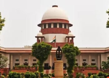 हर मुद्दे पर सुप्रीम कोर्ट को मॉनिटर करने की जरूरत क्यों पड़ रही? दिल्ली-NCR वायु प्रदूषण केस पर CJI का सवाल