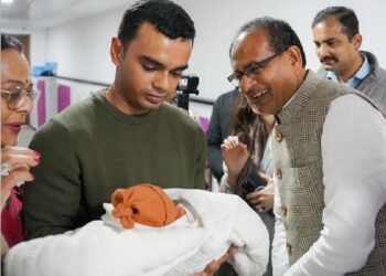 शिवराज के घर आई ‘लाडली लक्ष्मी’… बड़ी बहू अमानत ने दिया बेटी को जन्म, दादा ने पोती के कान में बोला गायत्री मंत्र