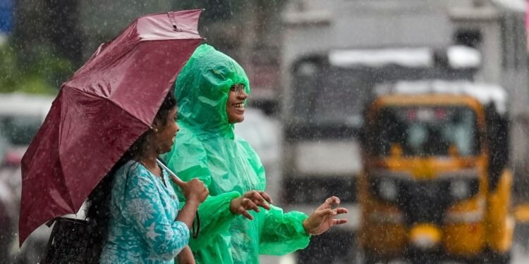 दिल्ली में कल दिनभर बादल छाए रहेंगे, बारिश का भी अलर्ट… पहाड़ों पर होगी बर्फबारी