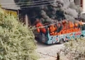 उज्जैन के ताराना में फिर भड़की हिंसा, भीड़ ने कई घरों पर की पत्थरबाजी, बस भी फूंकी