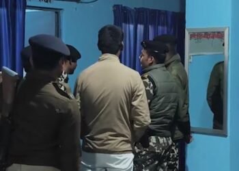 लड़की ने विसर्जन यात्रा में अश्लील गाने का किया विरोध, दबंगों ने छेड़छाड़ कर बेरहमी से पीटा