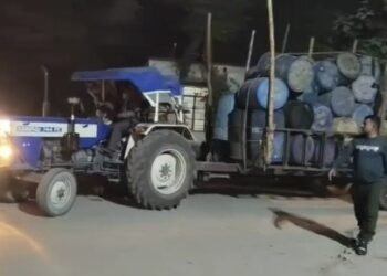 मोतिहारी: नकली डीजल-पेट्रोल फैक्ट्री का भंडाफोड़, 3800 लीटर तेल बरामद, एक गिरफ्तार