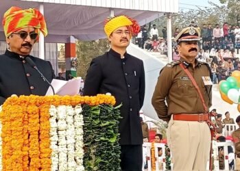 SC के अल्टीमेटम के बीच मंत्री विजय शाह ने फहराया तिरंगा, कर्नल सोफिया कुरैशी विवाद के बावजूद बने चीफ गेस्ट