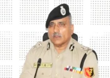 ‘कुरान के साथ गीता भी पढ़ें, रोशन होगा भविष्य’,  मदरसा छात्रों से बोले सीनियर IPS राजा बाबू सिंह