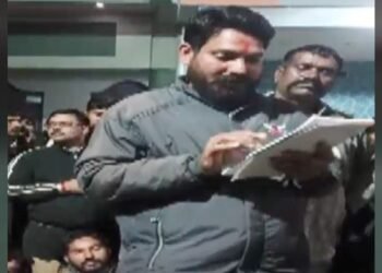 प्रेमियों के गांव में मच गया बवाल, 6 महीने में 8 कपल भागे तो अब हुआ ये ऐलान