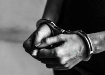 दिल्ली में नकली नाइकी, एडिडास और न्यू बैलेंस जूतों की फैक्ट्री पकड़ी गई, मालिक गिरफ्तार