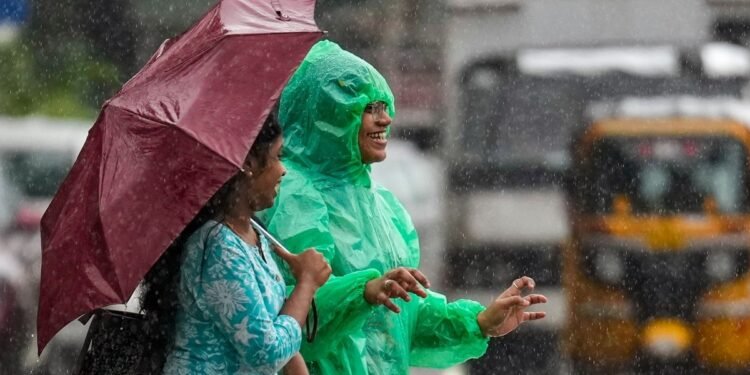 कल आधी रात के बाद दिल्ली में 3 दिन बारिश… पंजाब-हरियाणा-राजस्थान में भी अलर्ट, पहाड़ों पर होगी बर्फबारी