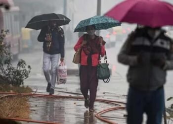 दिल्ली में बारिश, ठंड और आंधी के साथ होगी फरवरी की शुरुआत, अगले 4 दिन के लिए आया ये अलर्ट