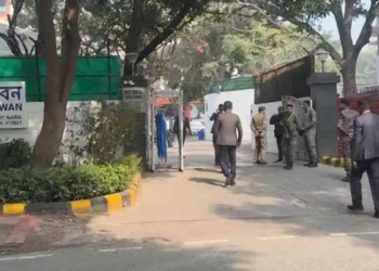 ममता को दिल्ली पुलिस पर नहीं भरोसा, बंग भवन की सुरक्षा के लिए कोलकाता से आई स्पेशल फोर्स