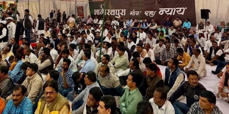 ‘यह हादसा नहीं, भ्रष्टाचार का नतीजा है…’, कांग्रेस ने पीड़ित परिवारों के लिए मांगा ₹1 करोड़ मुआवजा, ‘इंदौर बंद’ की चेतावनी