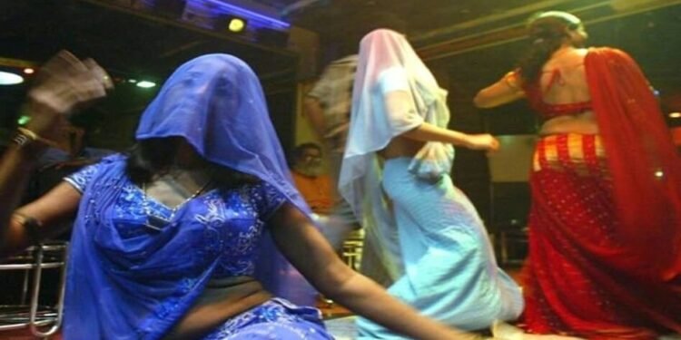 Bihar: डबल मीनिंग वाले गाने बजाए तो जाना पड़ेगा जेल, गृह मंत्री सम्राट चौधरी ने पुलिस को दिया आदेश