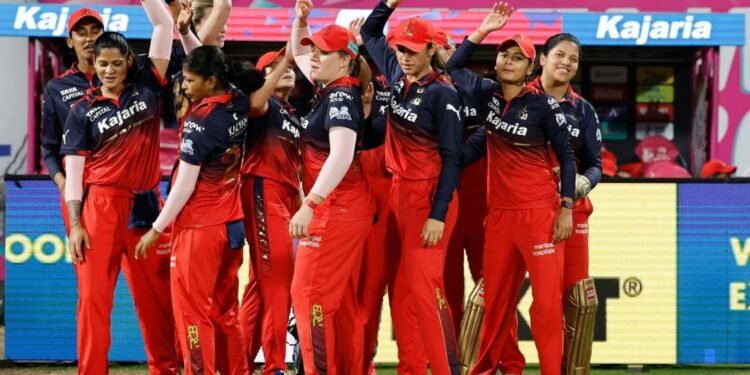 WPL 2026 की ट्रॉफी RCB के नाम, स्मृति मंधाना की तूफानी पारी ने जीता दिल 