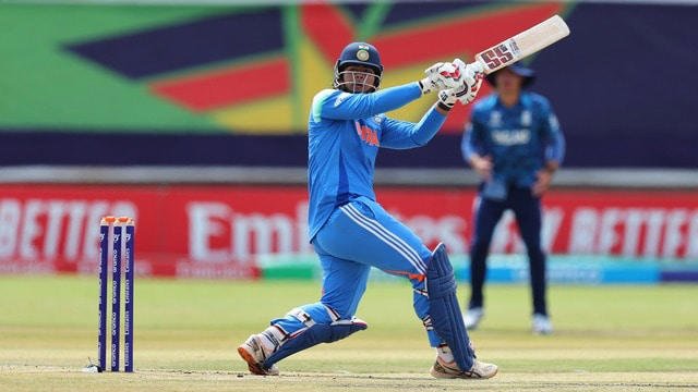 इंग्लैंड के खिलाफ फाइनल में वैभव सूर्यवंशी की ऐतिहासिक पारी, 55 गेंदों में जड़ा शतक