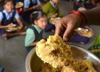 उल्टी, पेट दर्द, घबराहट और… मधेपुरा में मिड-डे-मील खाने से 70 से अधिक बच्चों की बिगड़ी तबीयत