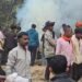 रेप पीड़िता बच्ची के शव का किया गया अंतिम संस्कार, हाथों में कैंडिल लेकर श्मशान घाट पहुंचे स्थानीय लोग