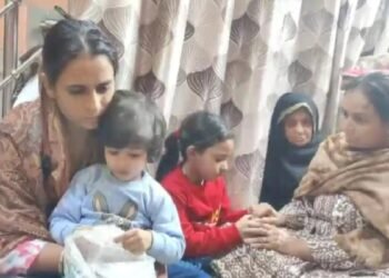 दो मासूम बेटियां और पत्नी…दिल्ली में ट्रक ने रौंदा घर का सहारा, अब न्याय की आस में पूरा परिवार