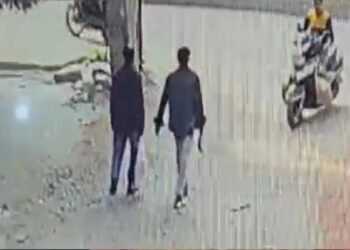 बिहार: 17 सेकेंड में 10 बार तेज हथियार से वार, भांजे ने मामा को दिनदहाड़े उतारा मौत के घाट