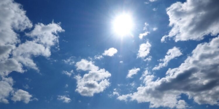 स्वेटर उतारने का वक्त आ गया? दिल्ली से राजस्थान तक ‘हाय गर्मी’